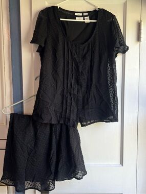 Vintage Jaclyn Smith Black Polyester Top with Label Detail